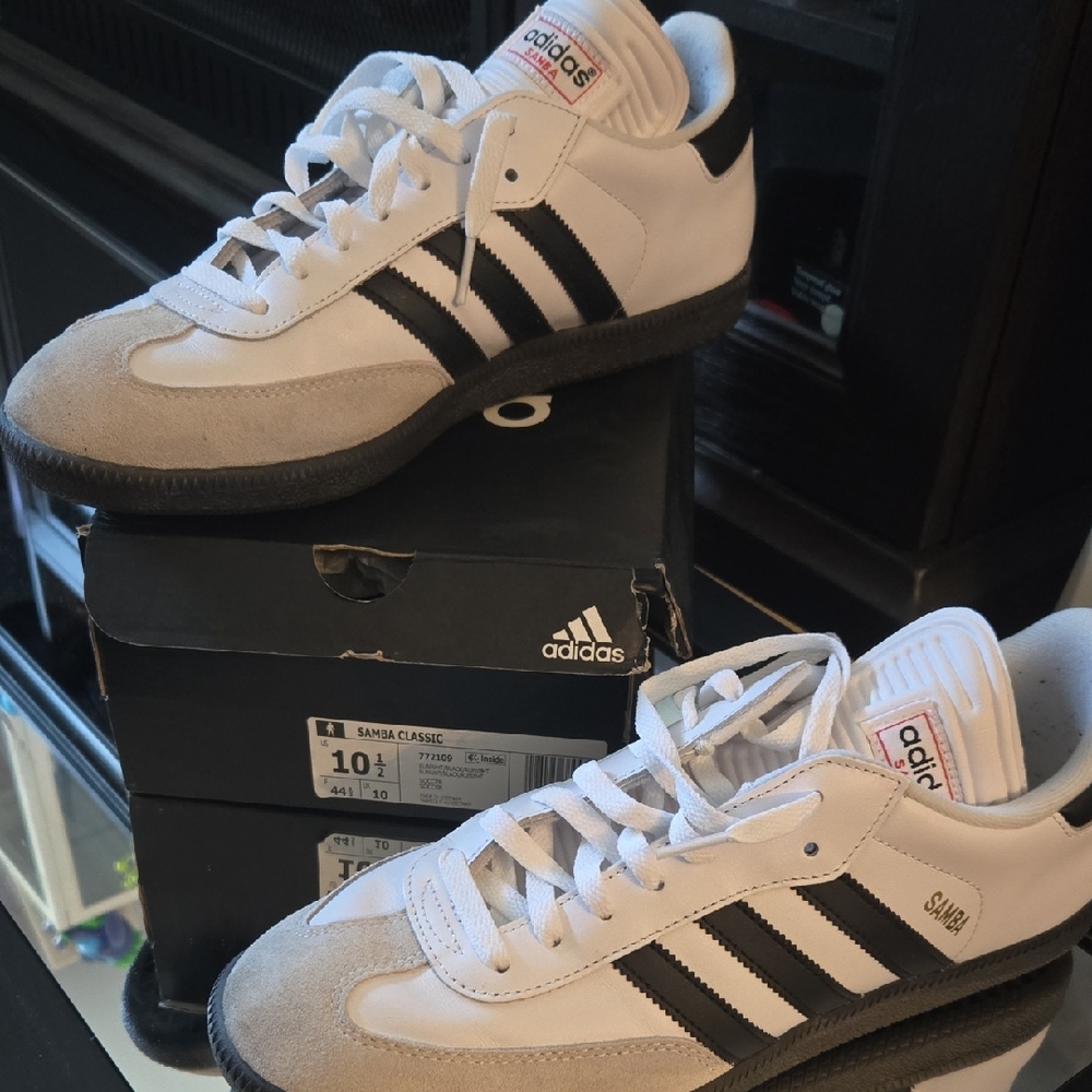 Adidas Samba Classic 10.5 Men's Indoor Soccer Shoes